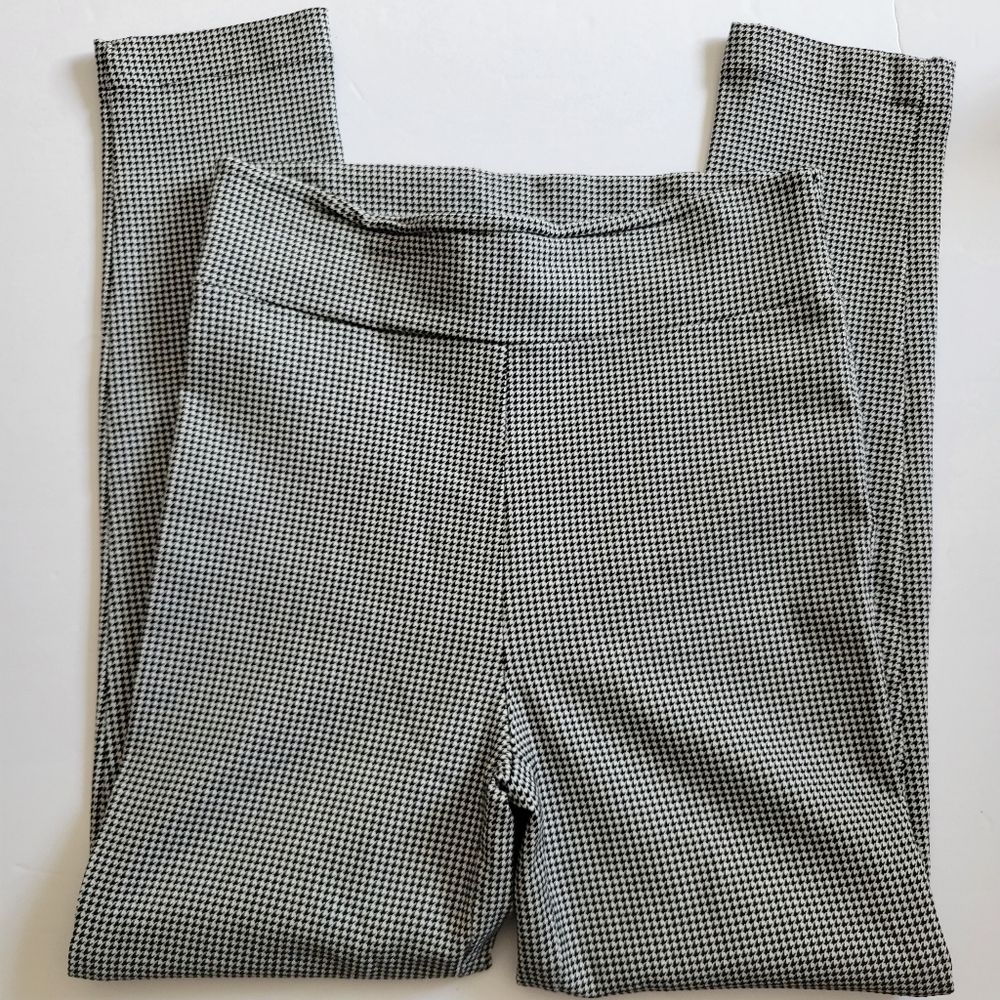 Forever 21 Houndstooth Print Leggings.